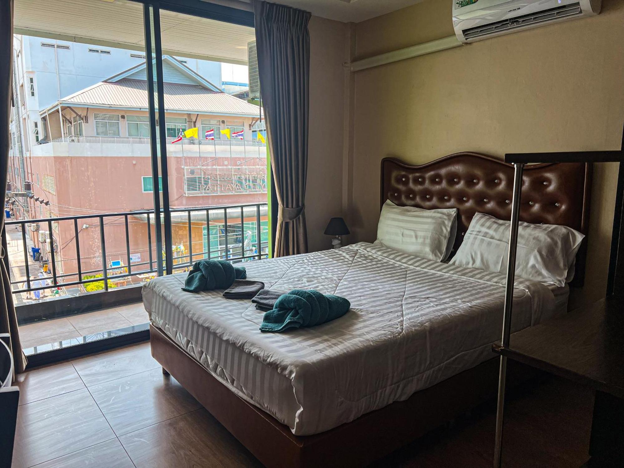Apartamento Smyrna Pattaya Exterior foto